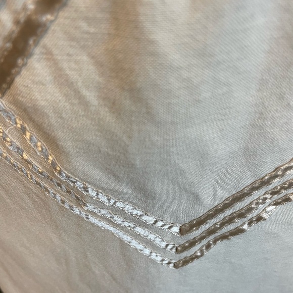 Amaranto Lined and Viscose A-line beige zip up skirt women’s size 12 - Picture 2 of 5